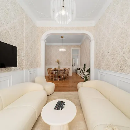 Large By Avenida Da Liberdade 7br Apartment