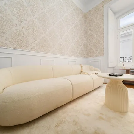 Large By Avenida Da Liberdade 7br Lisbon