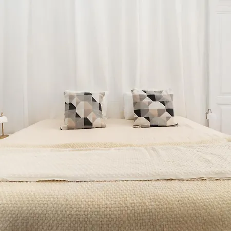 Apartment Large By Avenida Da Liberdade 7br