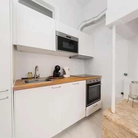 Large By Avenida Da Liberdade 7br Apartmán *