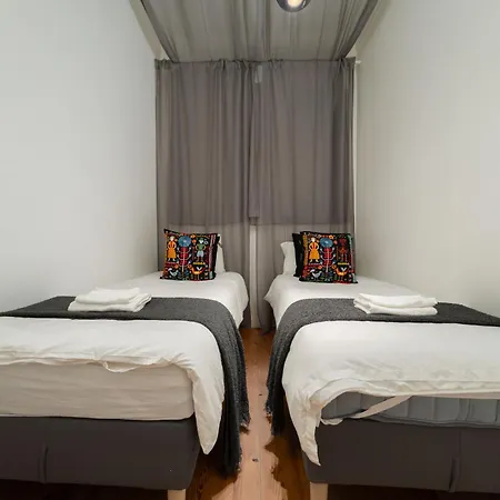 Apartment Large By Avenida Da Liberdade 7br *
