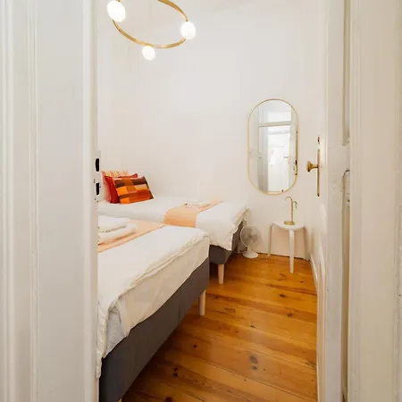 Large By Avenida Da Liberdade 7br Wac *