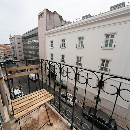 Large By Avenida Da Liberdade 7br Apartment